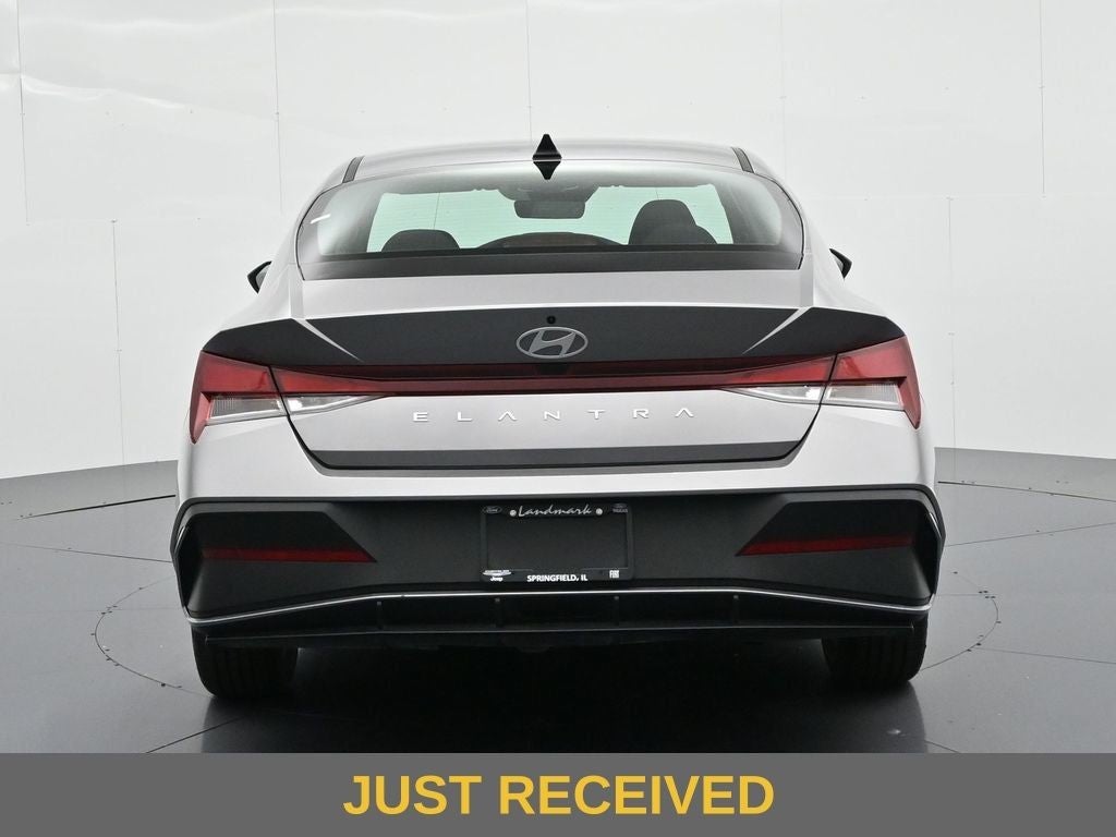 2024 Hyundai Elantra SEL IVT
