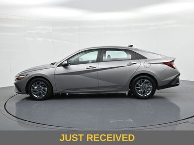 2024 Hyundai Elantra SEL IVT