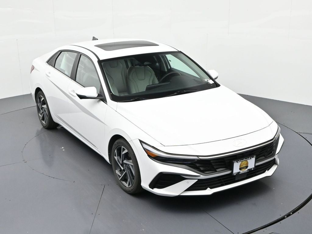 2024 Hyundai Elantra Limited IVT