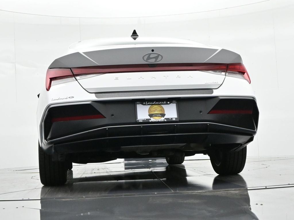 2024 Hyundai Elantra Limited IVT