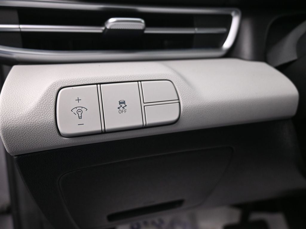 2024 Hyundai Elantra Limited IVT