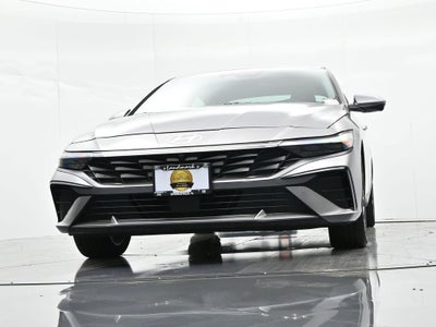 2024 Hyundai Elantra Limited IVT