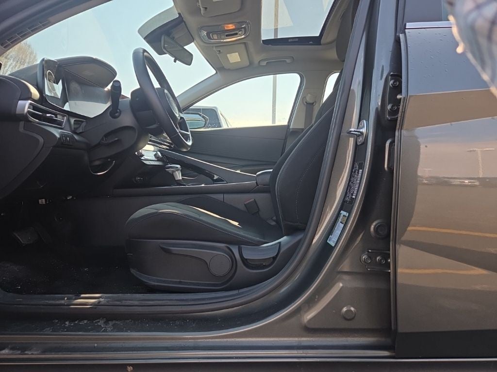 2025 Hyundai Elantra SEL Convenience IVT