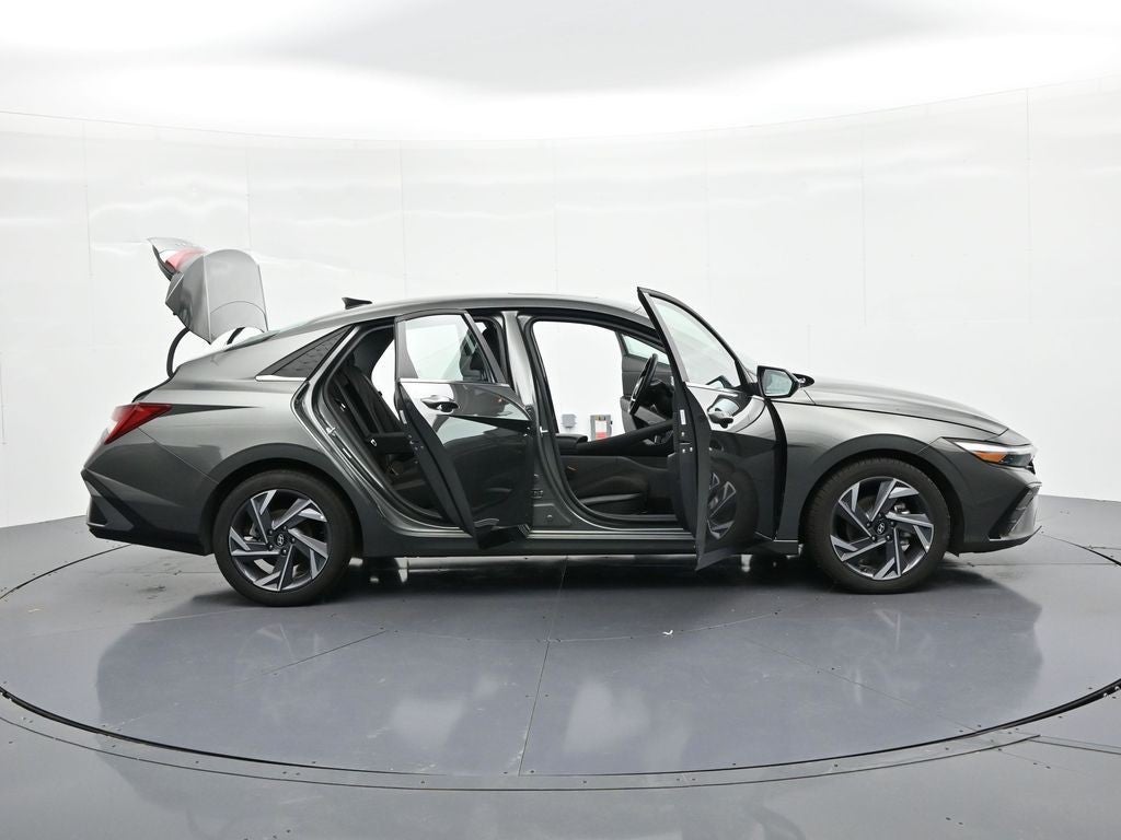 2025 Hyundai Elantra SEL Convenience IVT