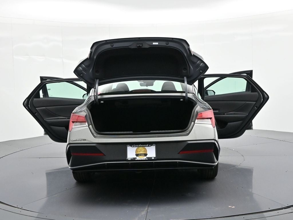 2025 Hyundai Elantra SEL Convenience IVT