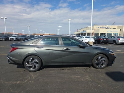 2025 Hyundai Elantra SEL Convenience IVT