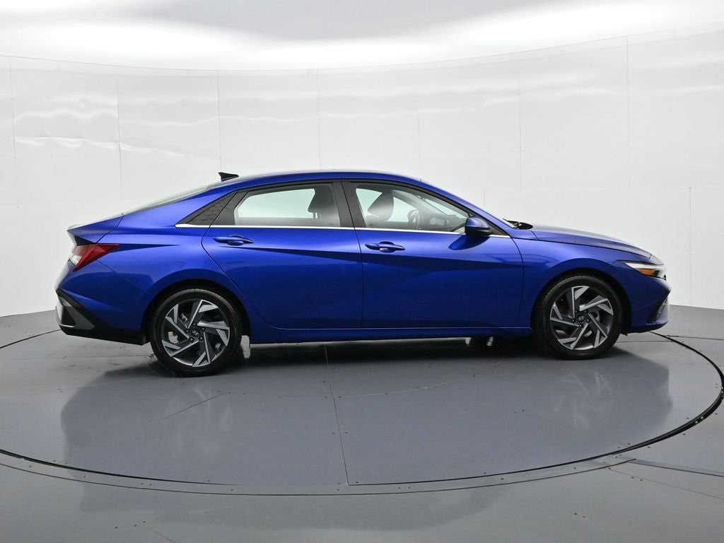 2025 Hyundai Elantra SEL Convenience IVT