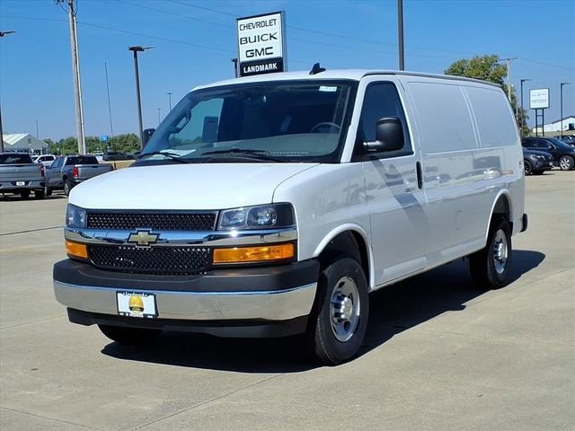 2025 Chevrolet Express Cargo WT