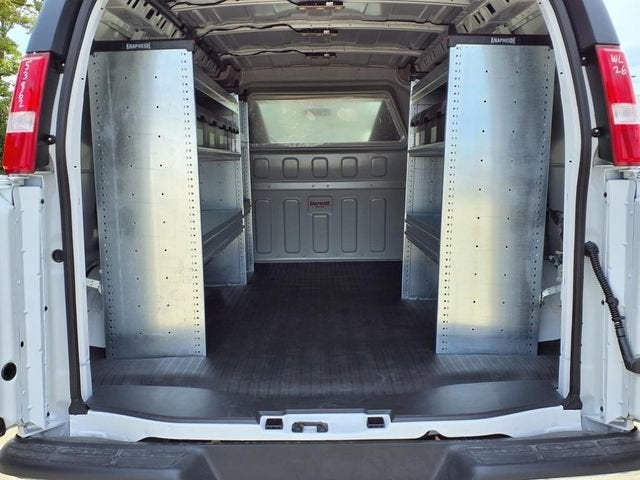 2025 Chevrolet Express Cargo WT