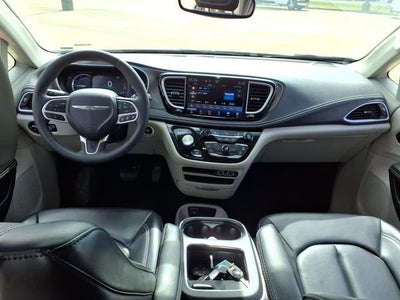 2023 Chrysler Pacifica Hybrid Touring L