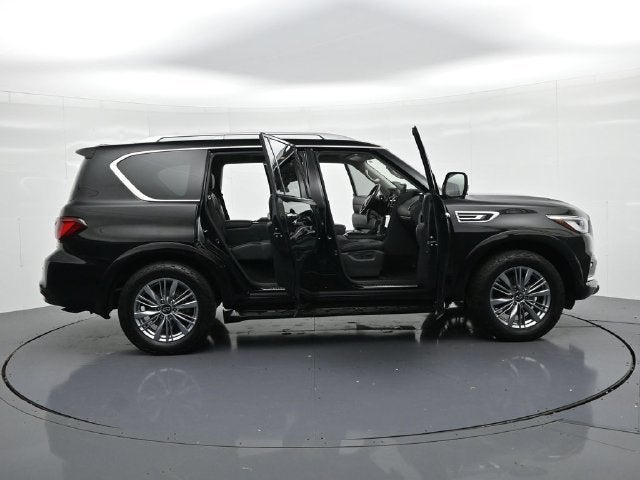 2022 INFINITI QX80 LUXE