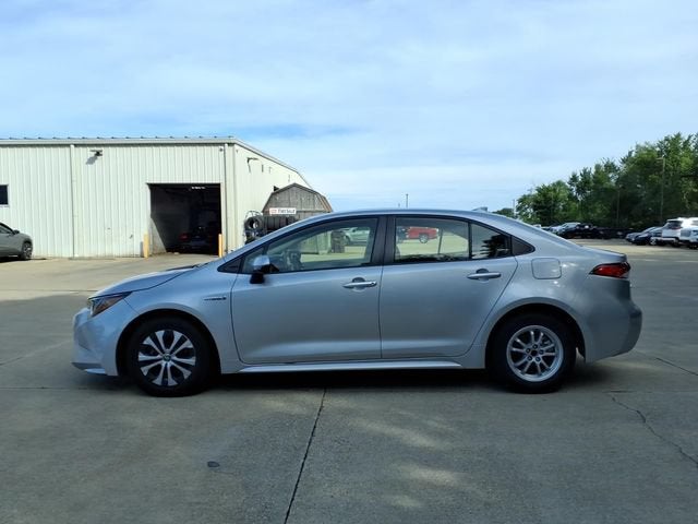Used 2021 Toyota Corolla LE with VIN JTDEAMDE2MJ012103 for sale in Taylorville, IL